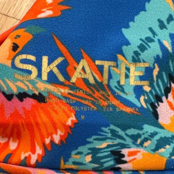 Skatie Sarah Bikini Top in Paraiso - Picture 3 of 3